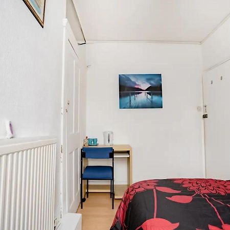 Homestay Near Tottenham Hotspur Stadium ลอนดอน ภายนอก รูปภาพ