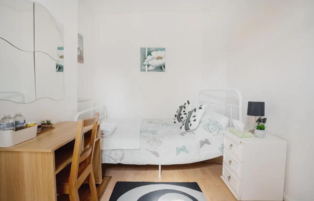Homestay Near Tottenham Hotspur Stadium ลอนดอน ภายนอก รูปภาพ