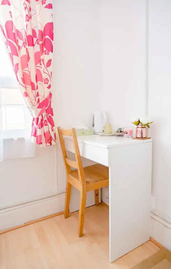 Homestay Near Tottenham Hotspur Stadium ลอนดอน ภายนอก รูปภาพ