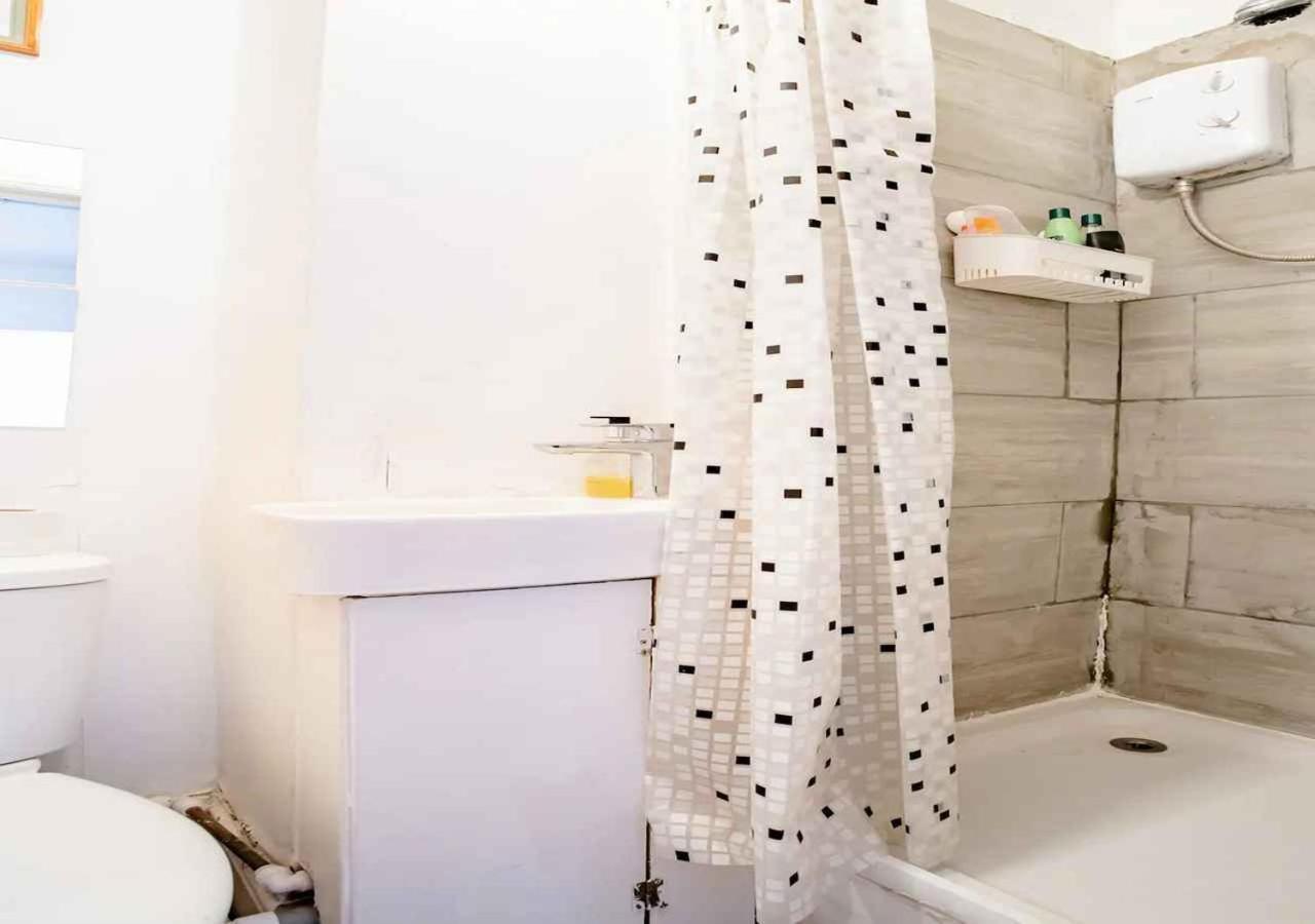 Homestay Near Tottenham Hotspur Stadium ลอนดอน ภายนอก รูปภาพ